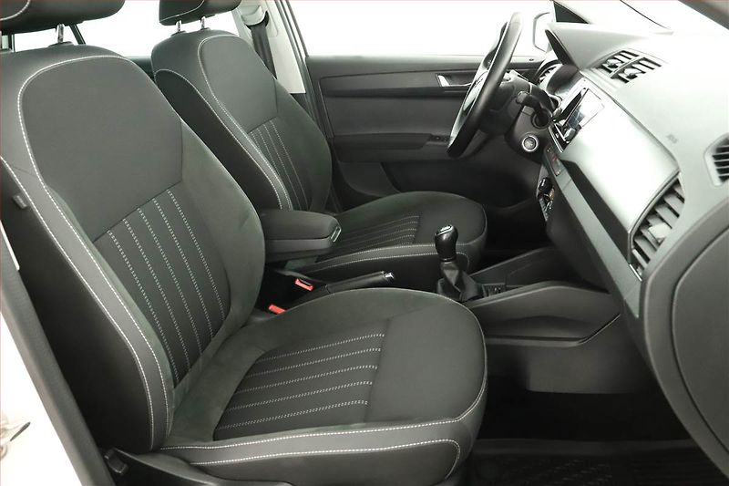 Škoda Fabia (2021) Style 1.0 TSI, ČR,1.maj - fotka 7 z 14