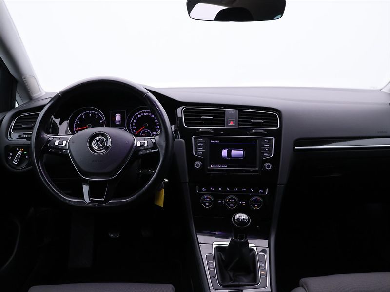 Volkswagen Golf 1,4 TSI 110kW Highline Navi - fotka 27 z 34