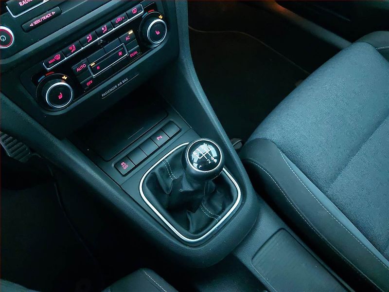 Volkswagen Golf (2011) 1.4 16V, po STK, jezdí výborně - fotka 13 z 16