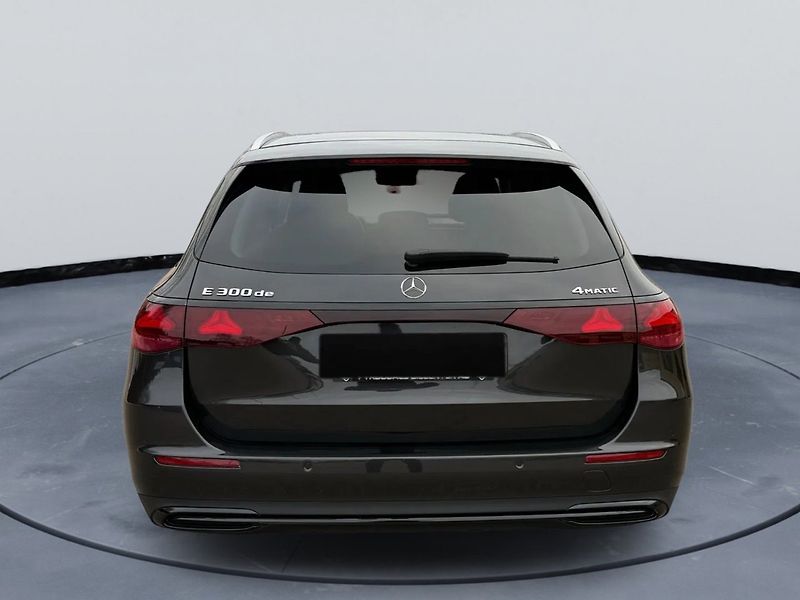 Mercedes-Benz Třídy E 300de 4M Avantgarde 360 Taž - fotka 8 z 24