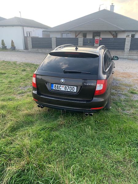 Škoda Superb (2012) Laurin&Klement 3.6 FSI V6 - fotka 3 z 15