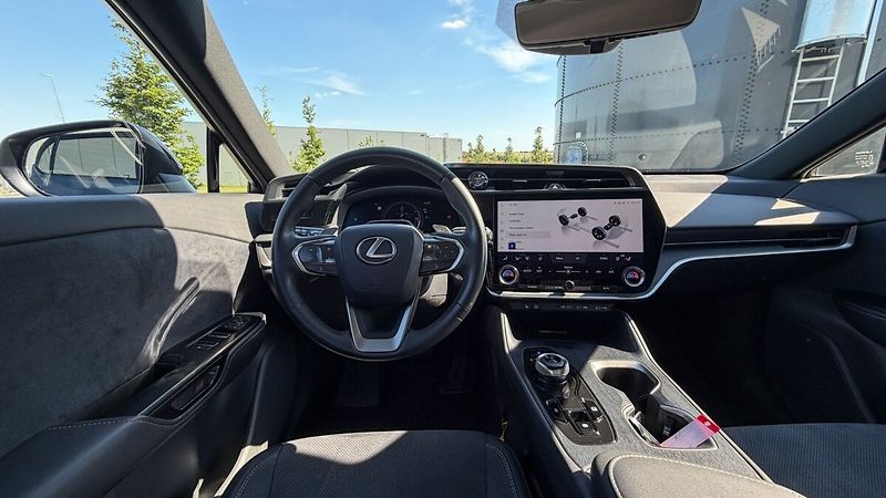 Lexus RZ 450e 450e LUXURY DIRECT4 - fotka 19 z 26