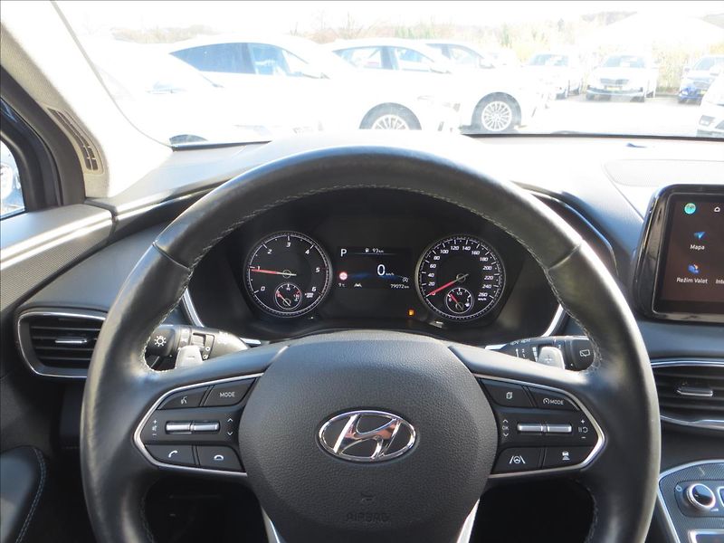 Hyundai Santa Fe 2,2 CRDi Smart 4x4 DCT 142kW - fotka 24 z 28