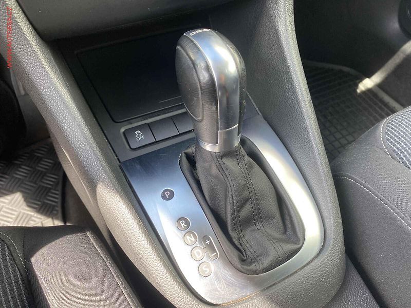 Volkswagen Golf (2011) 1.2 TSi, ČR, Trendline, DSG - fotka 16 z 16