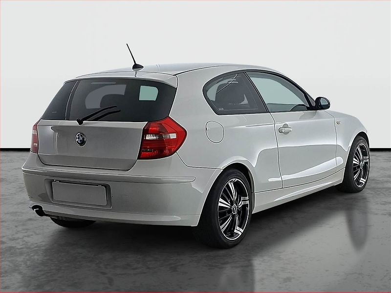 BMW Řada 1 (2009) Selection 116i, Park. senzory - fotka 5 z 14