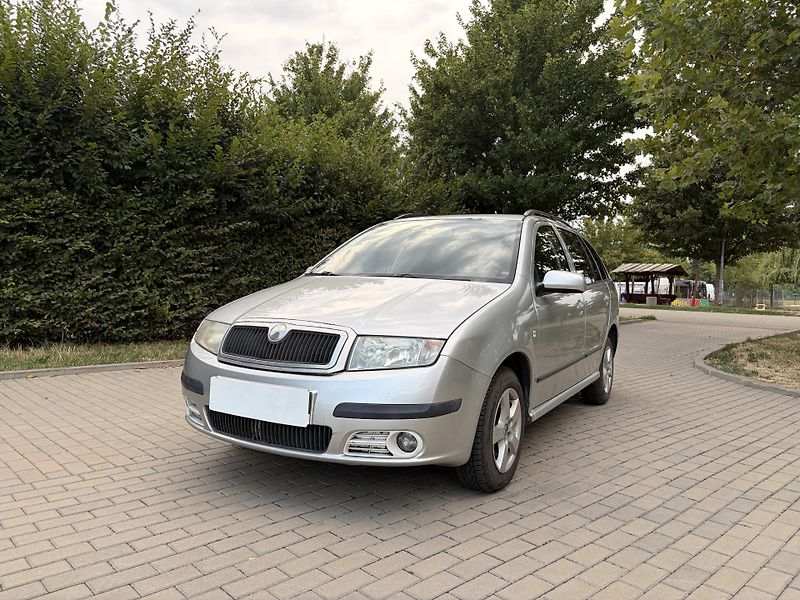 Škoda Fabia 1.4 16V - fotka 2 z 28