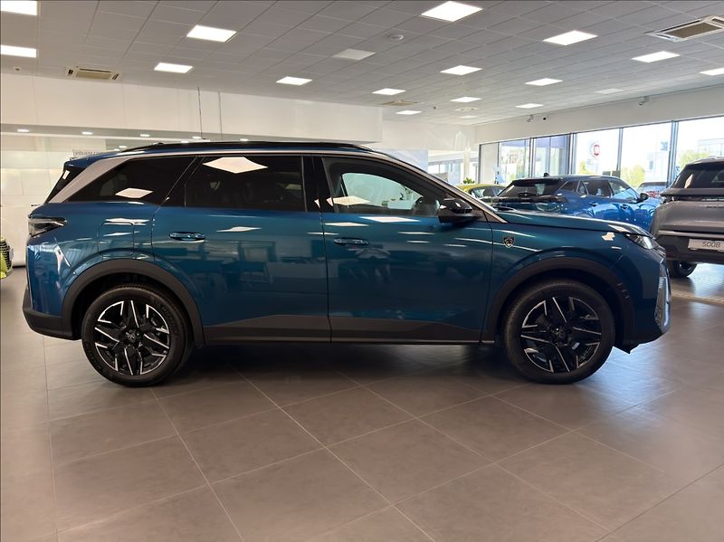 Peugeot 5008 (2026) 1,2 GT Hybrid 145 e-DCS6 - fotka 5 z 6