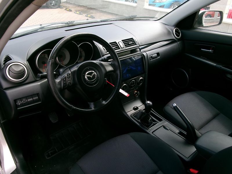 Mazda 3 (2007) 1,3i KLIMA BT NAVI - fotka 20 z 24