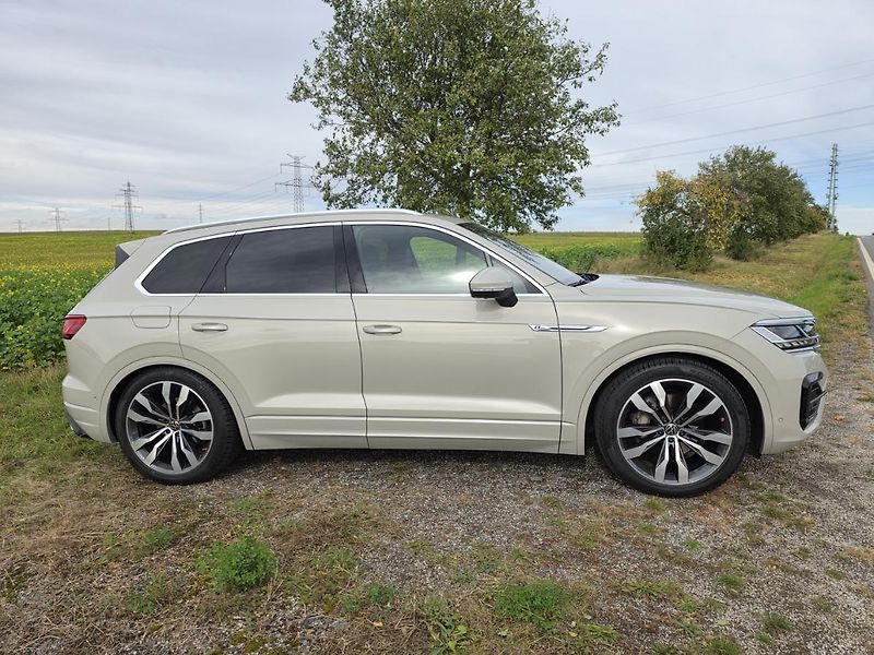 Volkswagen Touareg (2021) R-Line 210KW TAŽ. ČR 1.Maj.TOP - fotka 17 z 50