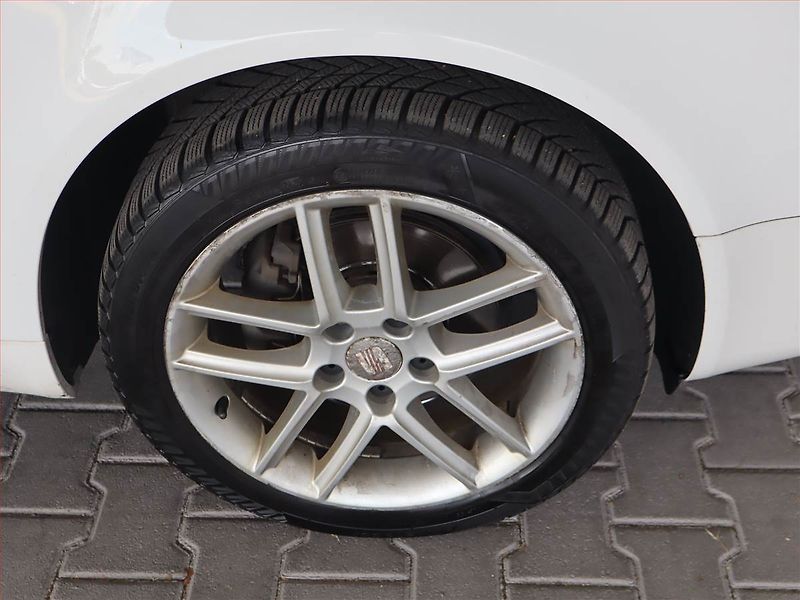 Seat Exeo (2011) 2.0 TDI, nová STK - fotka 14 z 16