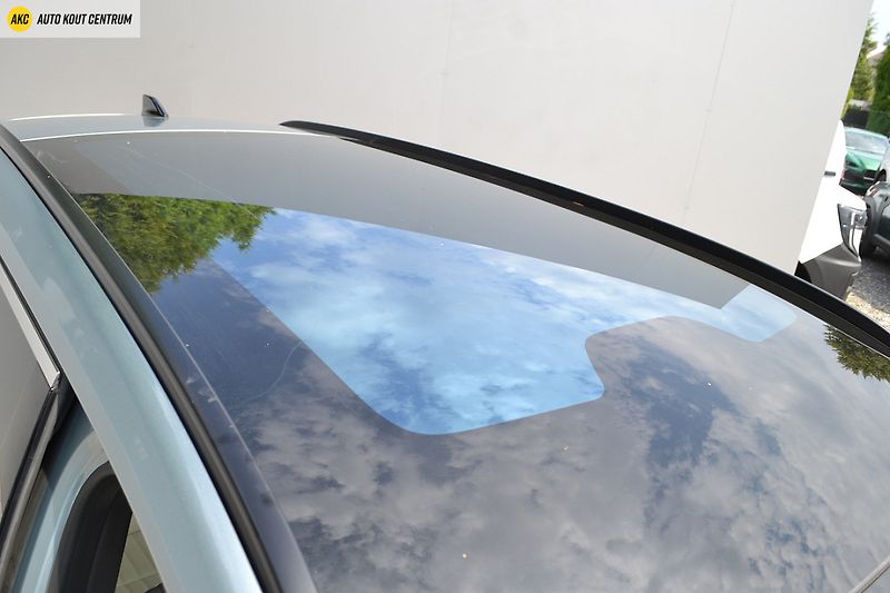 Renault Espace ICONIC E-TECH FULL HYBRID 200k - fotka 17 z 79