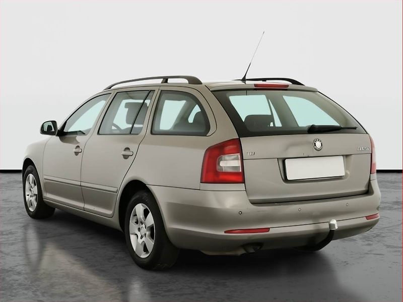 Škoda Octavia (2009) 2.0 TDI, Tažné, zamluveno - fotka 4 z 11
