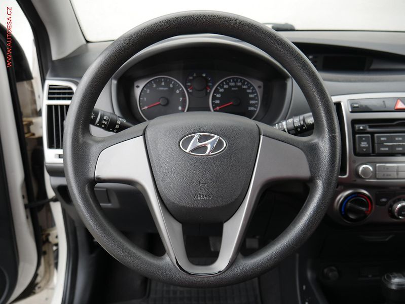 Hyundai i20 (2013) 1.2i, ČR, AC, zmk.řazení - fotka 14 z 14