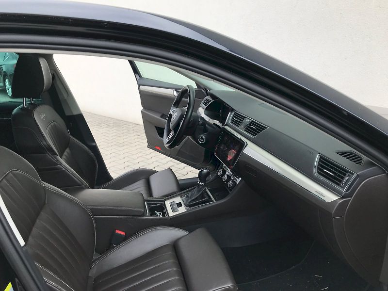 Škoda Superb (2020) GRT L K TS 200/2.0 A7A - fotka 10 z 35