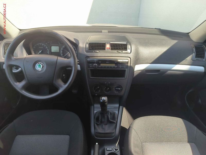 Škoda Octavia (2008) 1.6 MPi, Ambiente, TZ, +kola - fotka 8 z 15