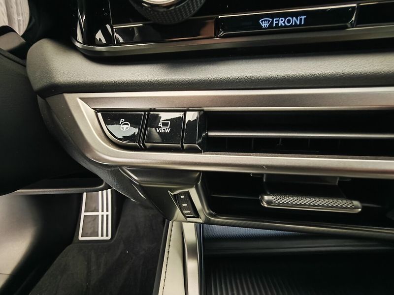 Lexus RX 500h 500h F Sport Special Edition - fotka 38 z 43