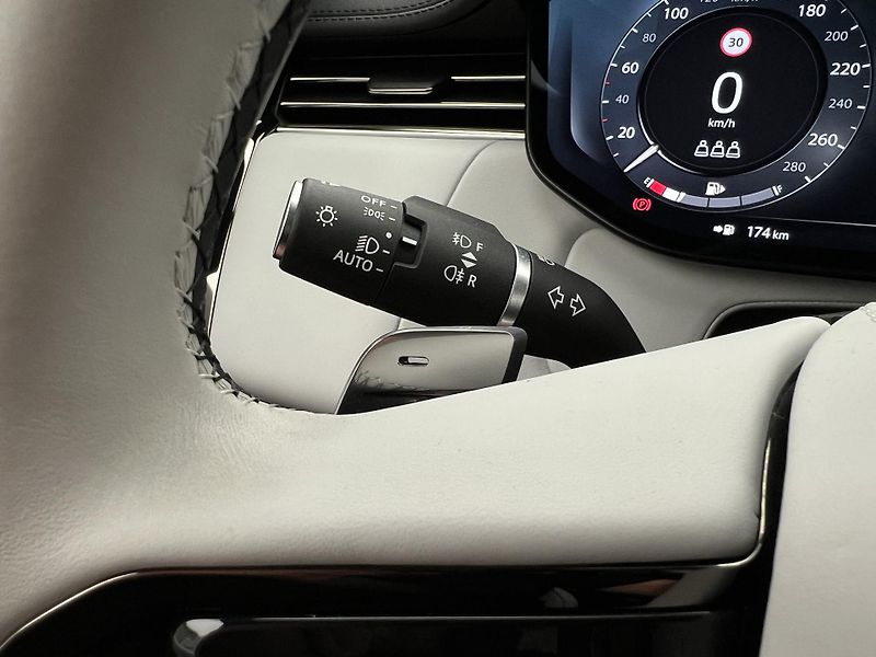 Land Rover Range Rover RR SPORT D300 DYNAMIC HSE AUT - fotka 31 z 57