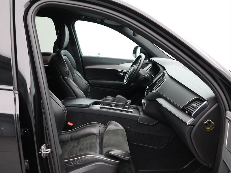 Volvo XC90 2.0 B6 220kW R-Design CZ Aut. - fotka 13 z 36
