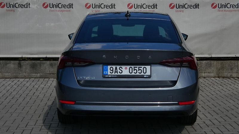 Škoda Octavia 2,0 TDI 85kW Style DSG - fotka 4 z 26