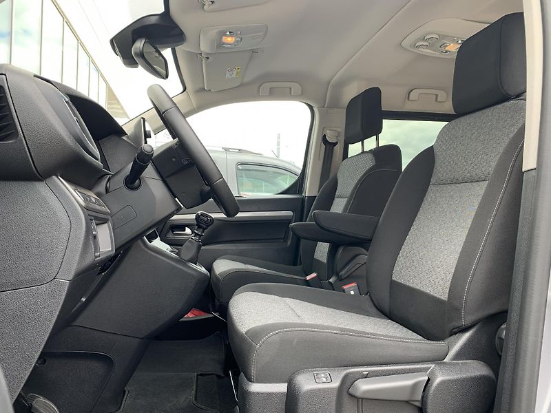 Toyota ProAce Verso FAMILY 8S L2 2.0D 106kW - fotka 18 z 29