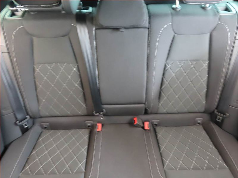 Škoda Karoq (2022) Sportline 1.5 TSI - fotka 10 z 14