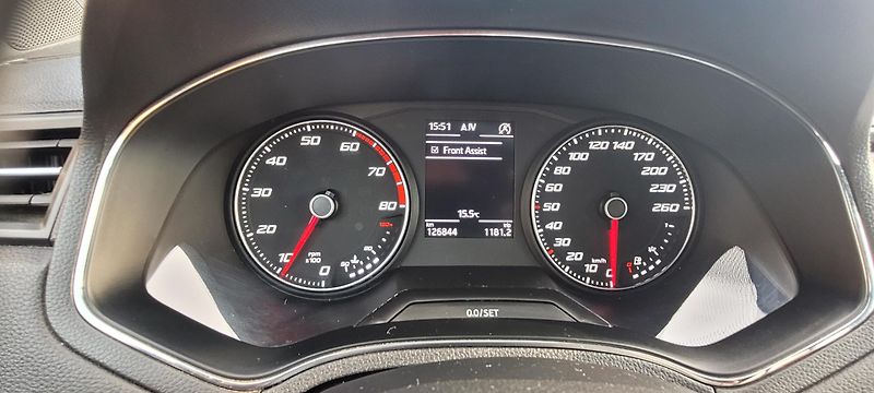 Seat Arona (2018) FR 1,5TSi 110kW benzín - fotka 21 z 47