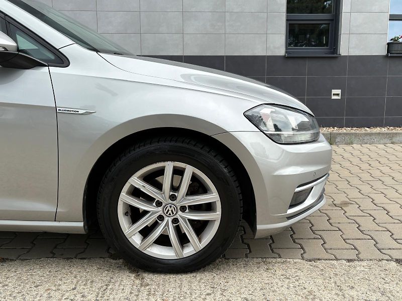 Volkswagen Golf Variant 1.4TGI 81 kW Highline ČR,1.MAJ - fotka 12 z 50