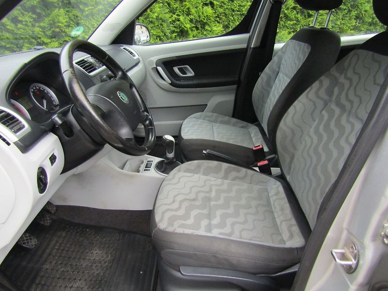 Škoda Roomster (2007) 1.6 16V 77kW - fotka 19 z 36