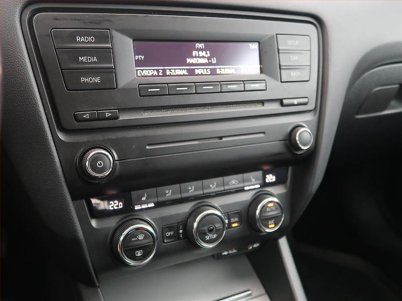 Škoda Octavia (2014) 1.6 TDI, ČR,1.maj, Tempomat - fotka 12 z 17