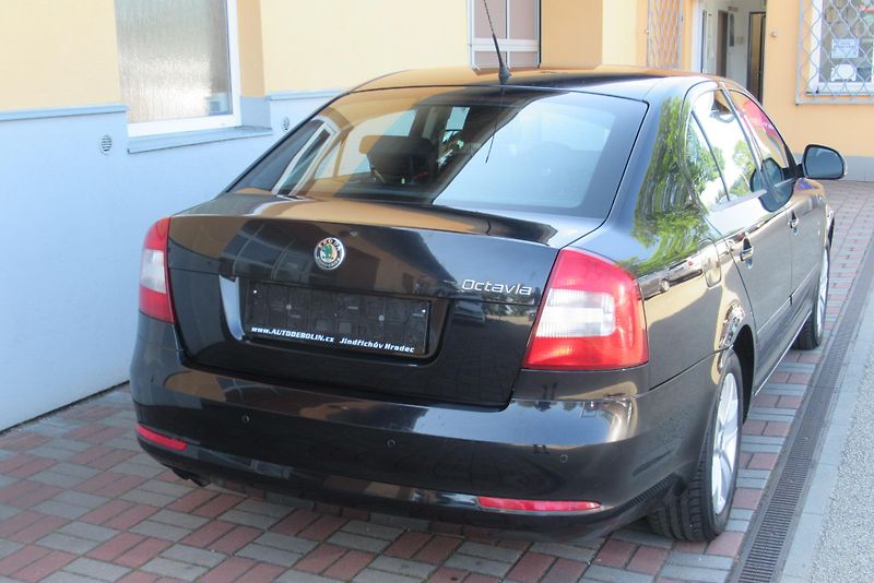 Škoda Octavia 1.4 TSi ELEGANCE EL.ŠÍBR XENON - fotka 8 z 35