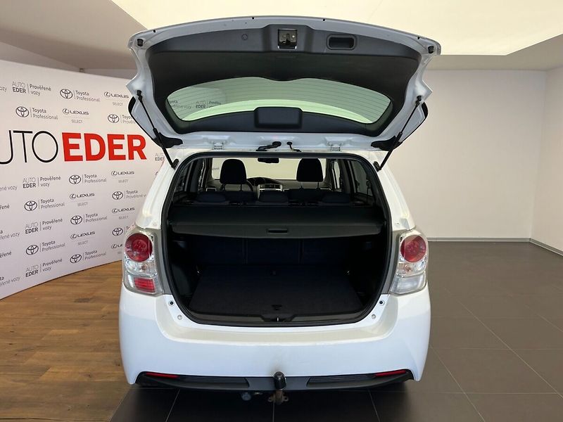 Toyota Verso 1.8 Valvematic Active - fotka 7 z 24