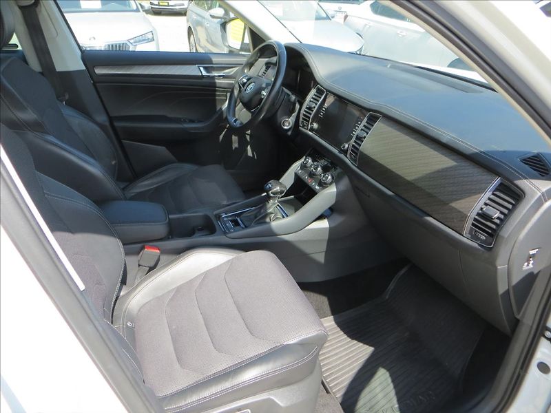 Škoda Kodiaq 2,0 TSI 140kW DSG 4x4 Style - fotka 10 z 28