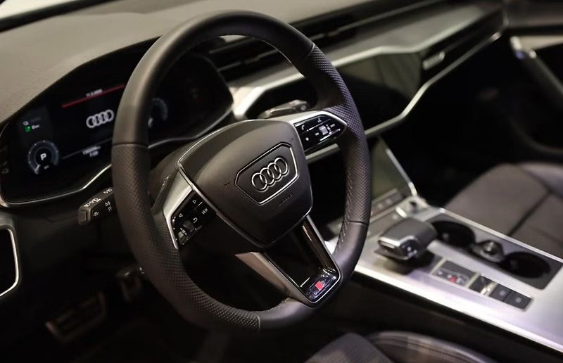 Audi A6 Avant 55 e TFSI Q Tažné Matrix Kam. - fotka 14 z 25
