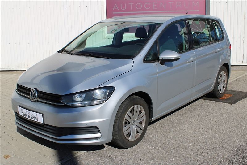 Volkswagen Touran 1,2 TSI 7 míst, navi, serv.kni - fotka 1 z 4
