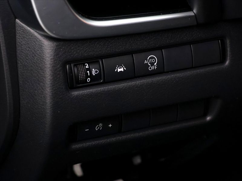 Nissan Qashqai 1,3 T-GDI N-Connecta CZ - fotka 16 z 32