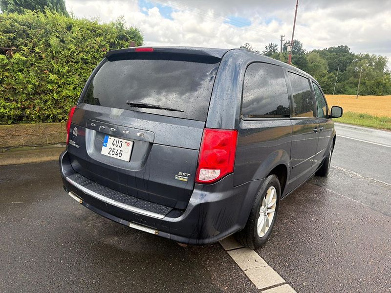Dodge Grand Caravan (2014) 3,6 SXT Crew RT 2014 - fotka 4 z 19