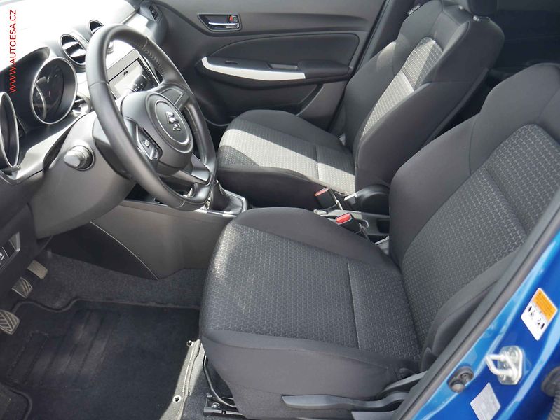 Suzuki Swift (2019) 1.0 Boosterjet, ČR, AC - fotka 9 z 18