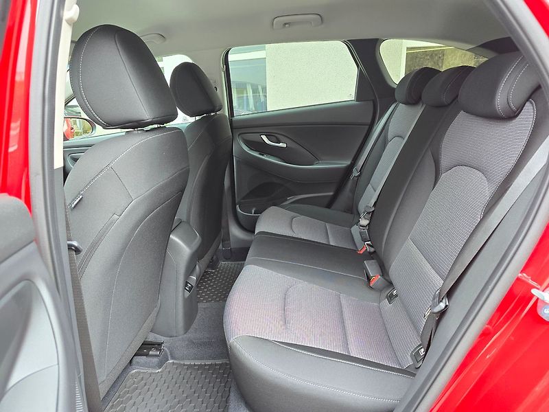 Hyundai i30 (2026) 1.6 T-GDi DCT Go Czech - fotka 23 z 25