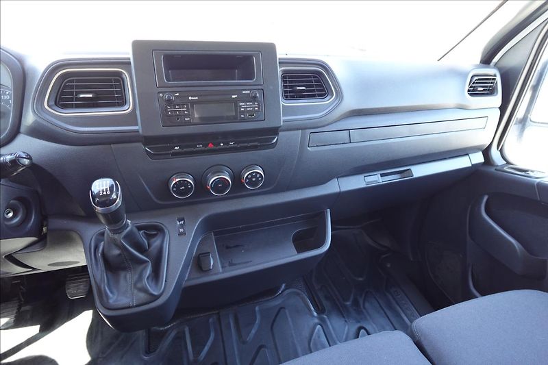 Renault Master 2,3 DCI  L2H2 7MÍST KLIMA - fotka 30 z 36