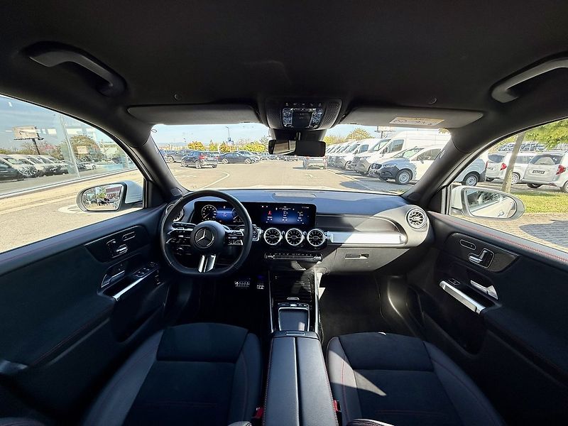 Mercedes-Benz GLB (2025) 200 d 4MATIC - fotka 18 z 45