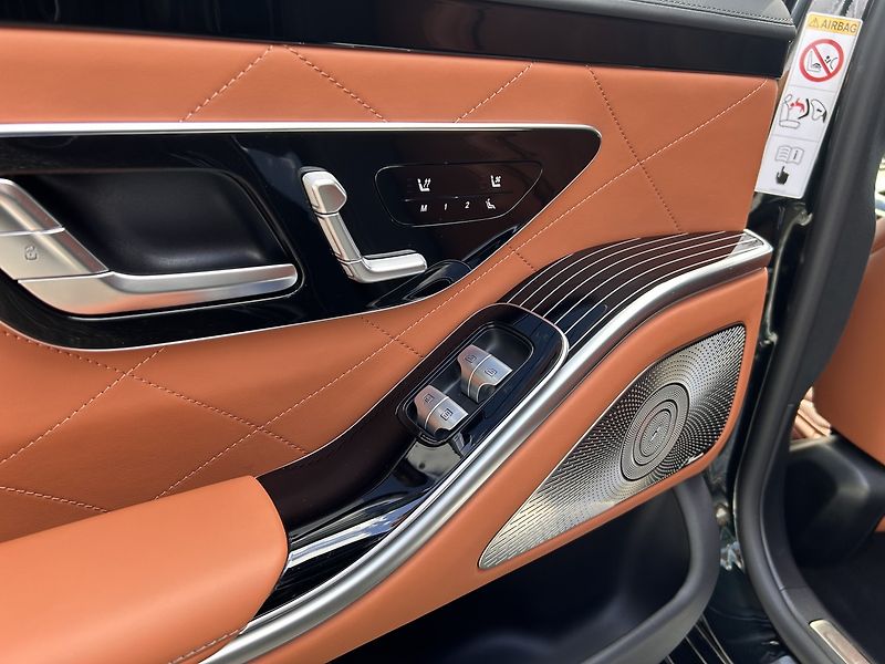 Mercedes-Benz Třídy S S 580 4MATIC LONG - fotka 32 z 40