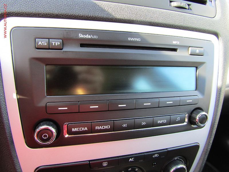 Škoda Octavia (2010) 1.2 TSi, autoAC - fotka 11 z 18