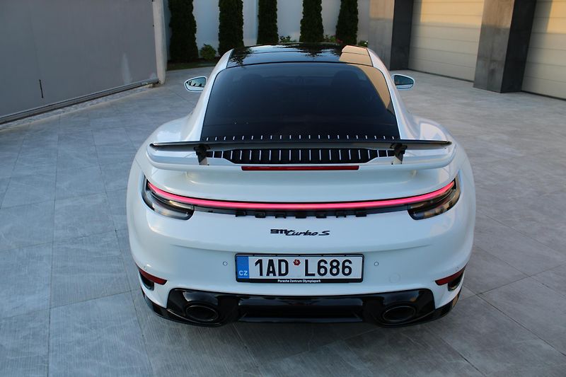Porsche 911 Turbo S*Burmester*Aero*Záruka* - fotka 9 z 39