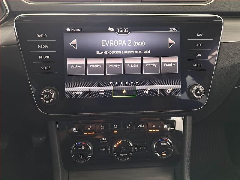 Škoda Superb (2022) Style Plus 1.5 TSI - fotka 12 z 17