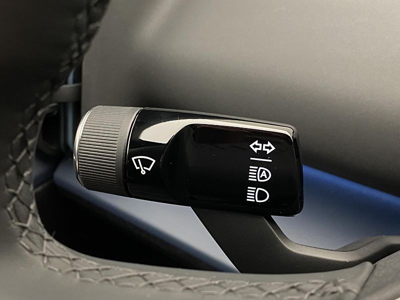 Volvo EX30 (2025) PURE ELECTRIC SINGLE PLUS - fotka 31 z 75
