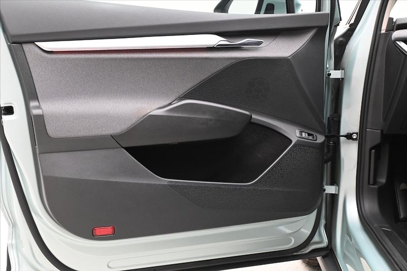 Škoda Enyaq iV 60 132 kW 58kWh SoH 87% Zár - fotka 24 z 31
