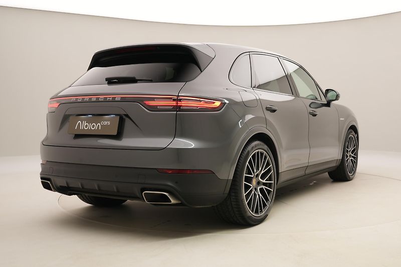 Porsche Cayenne E-HYBRID 250kW AWD AUT CZ - fotka 12 z 111