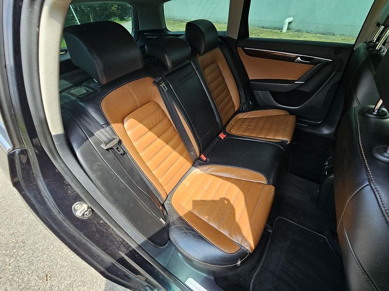 Volkswagen Passat Variant (2011) B7 2.0TDI INDIVIDUAL  - fotka 18 z 19