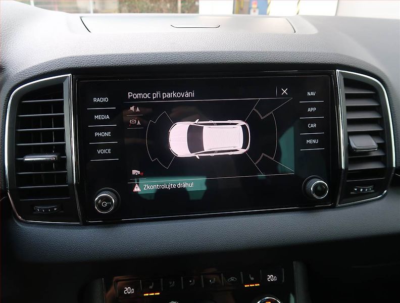 Škoda Karoq (2021) Style 1.5 TSI - fotka 26 z 29