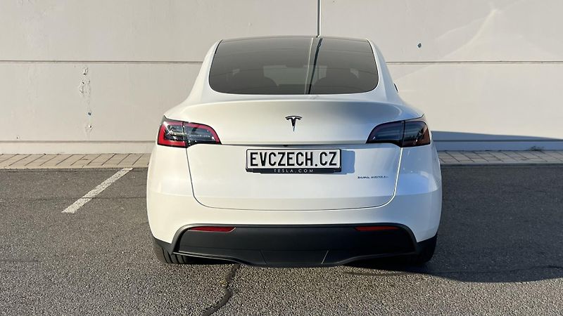 Tesla Model Y Long Range AWD 94% SOH Záruka - fotka 10 z 22
